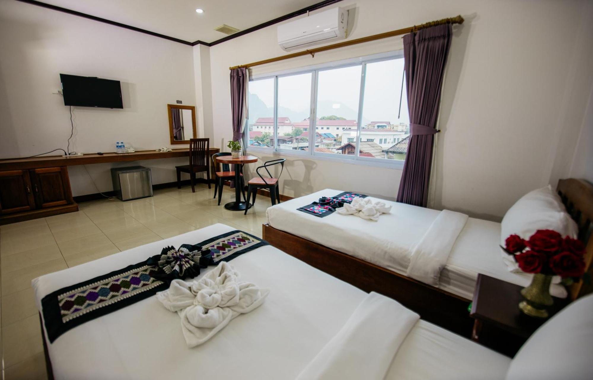 Sisombat Plaza Hotel Vang Vieng Exterior foto